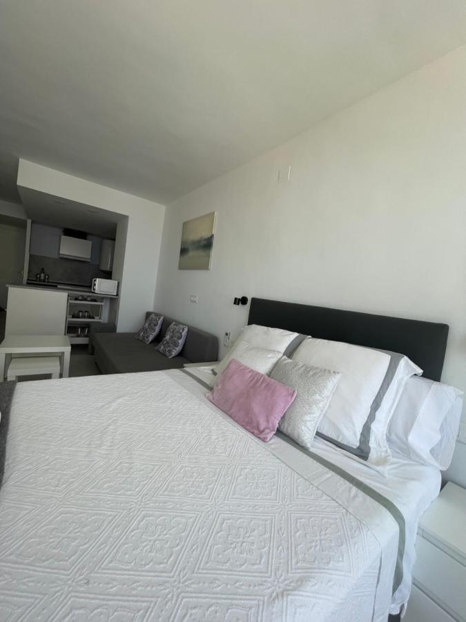 Apartamento Con Vistas Al Mar A Metros De La Playa Carihuela Soleil Apartment Torremolinos Ngoại thất bức ảnh