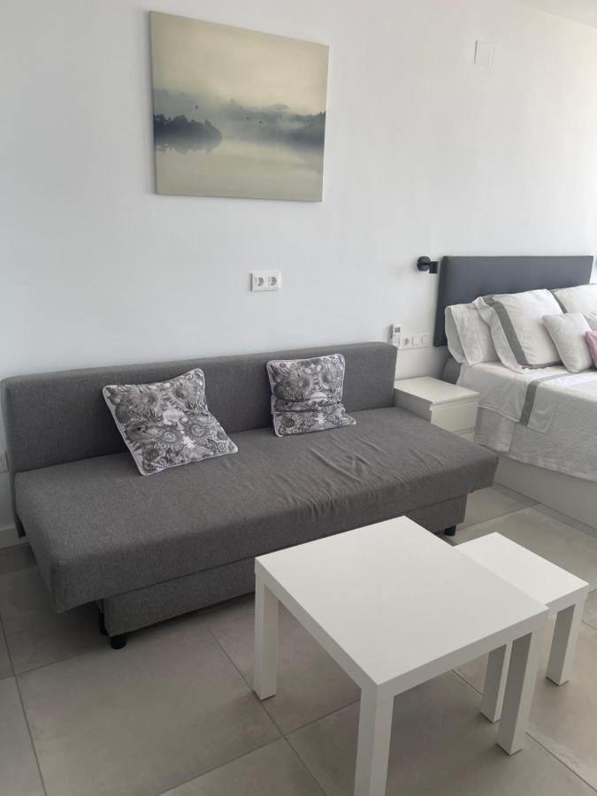 Apartamento Con Vistas Al Mar A Metros De La Playa Carihuela Soleil Apartment Torremolinos Ngoại thất bức ảnh