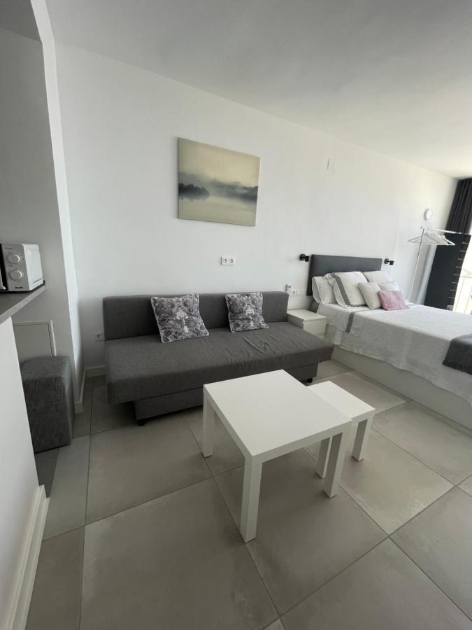 Apartamento Con Vistas Al Mar A Metros De La Playa Carihuela Soleil Apartment Torremolinos Ngoại thất bức ảnh