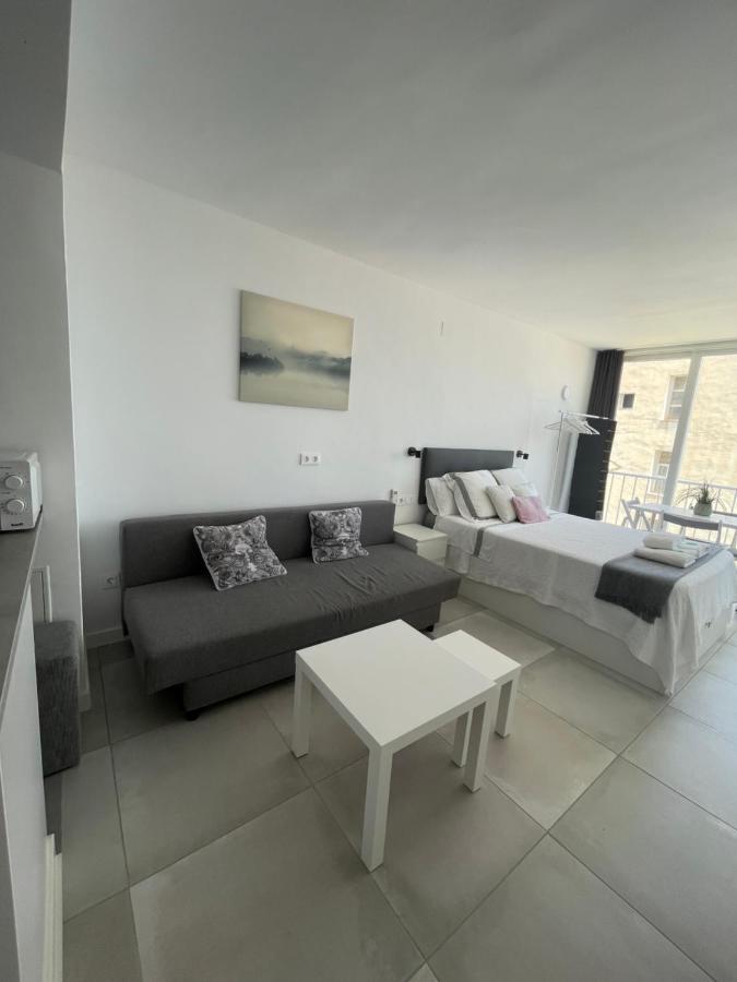 Apartamento Con Vistas Al Mar A Metros De La Playa Carihuela Soleil Apartment Torremolinos Ngoại thất bức ảnh