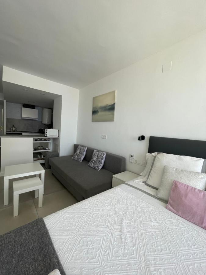 Apartamento Con Vistas Al Mar A Metros De La Playa Carihuela Soleil Apartment Torremolinos Ngoại thất bức ảnh